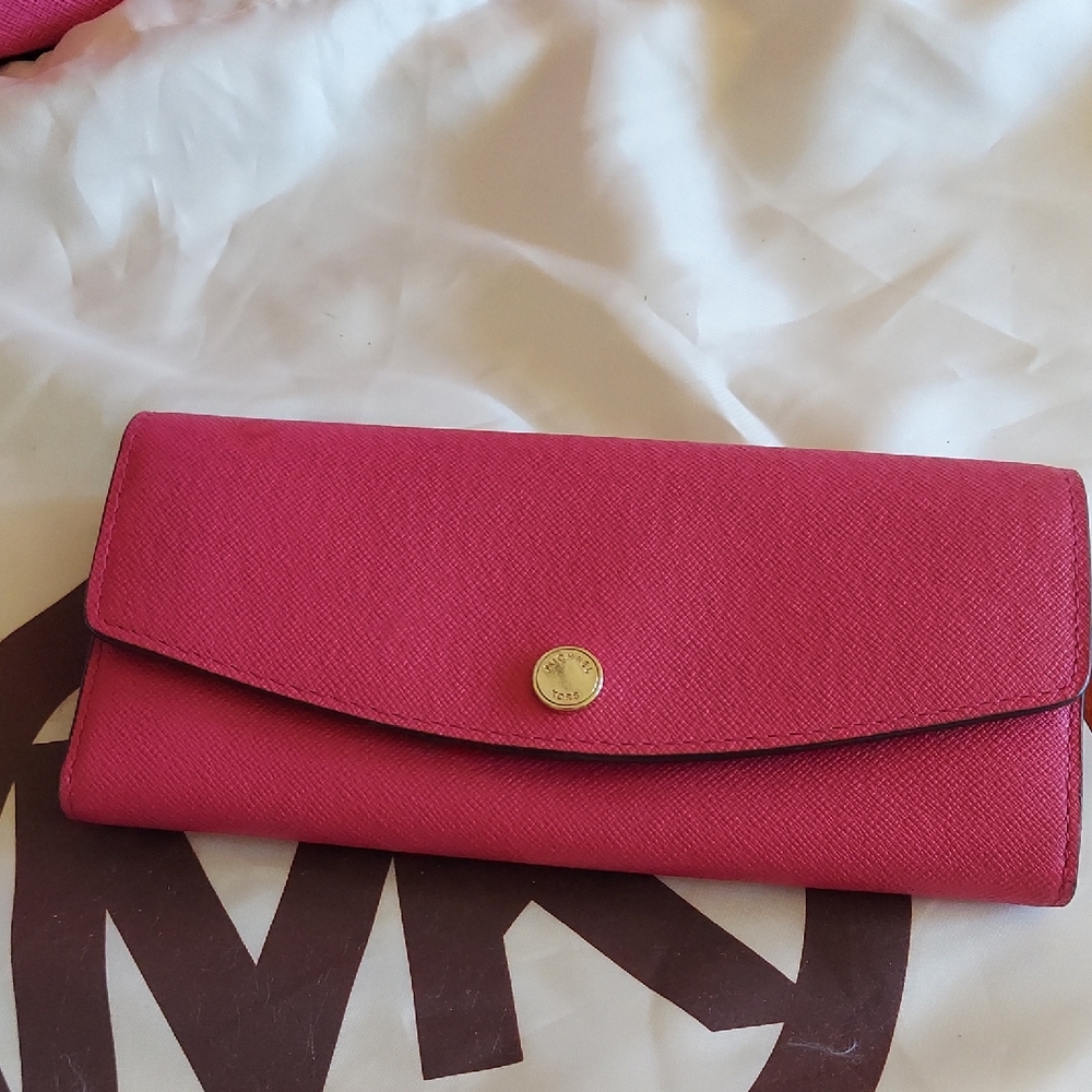 Pink Wallet - Picture 1 of 3